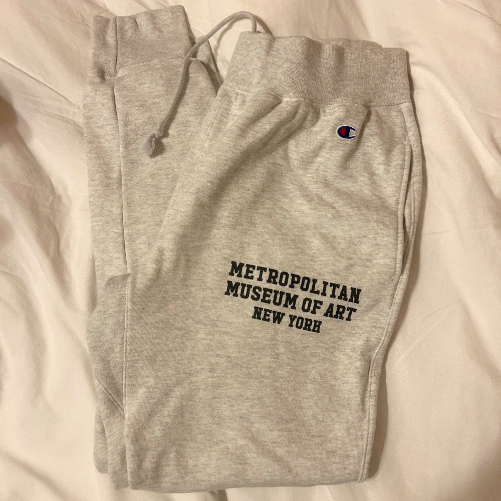 METROPOLITAN MUSEUM OF ART SWEATPANTS